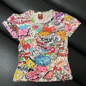 2/20 💖 Grafitti T-shirt